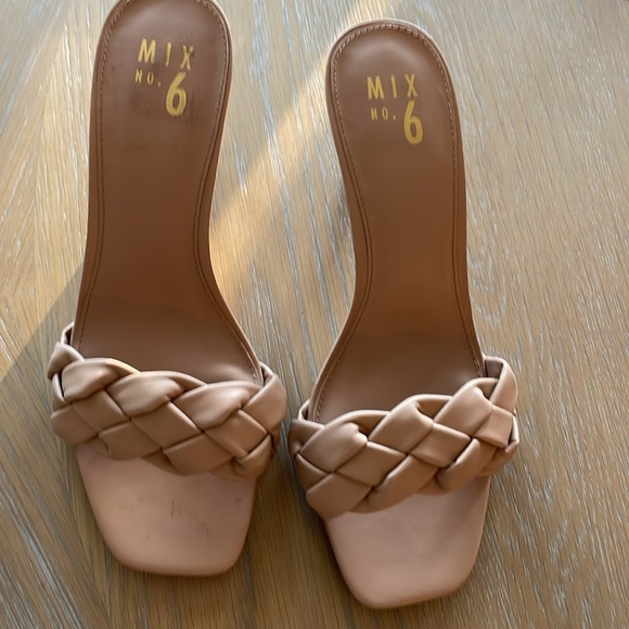 Brand new never worn size 9 1/2 - Picture 5 of 5